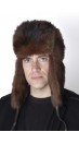Tamsi poliarinio šeško kailio rusiško modelio kepurė